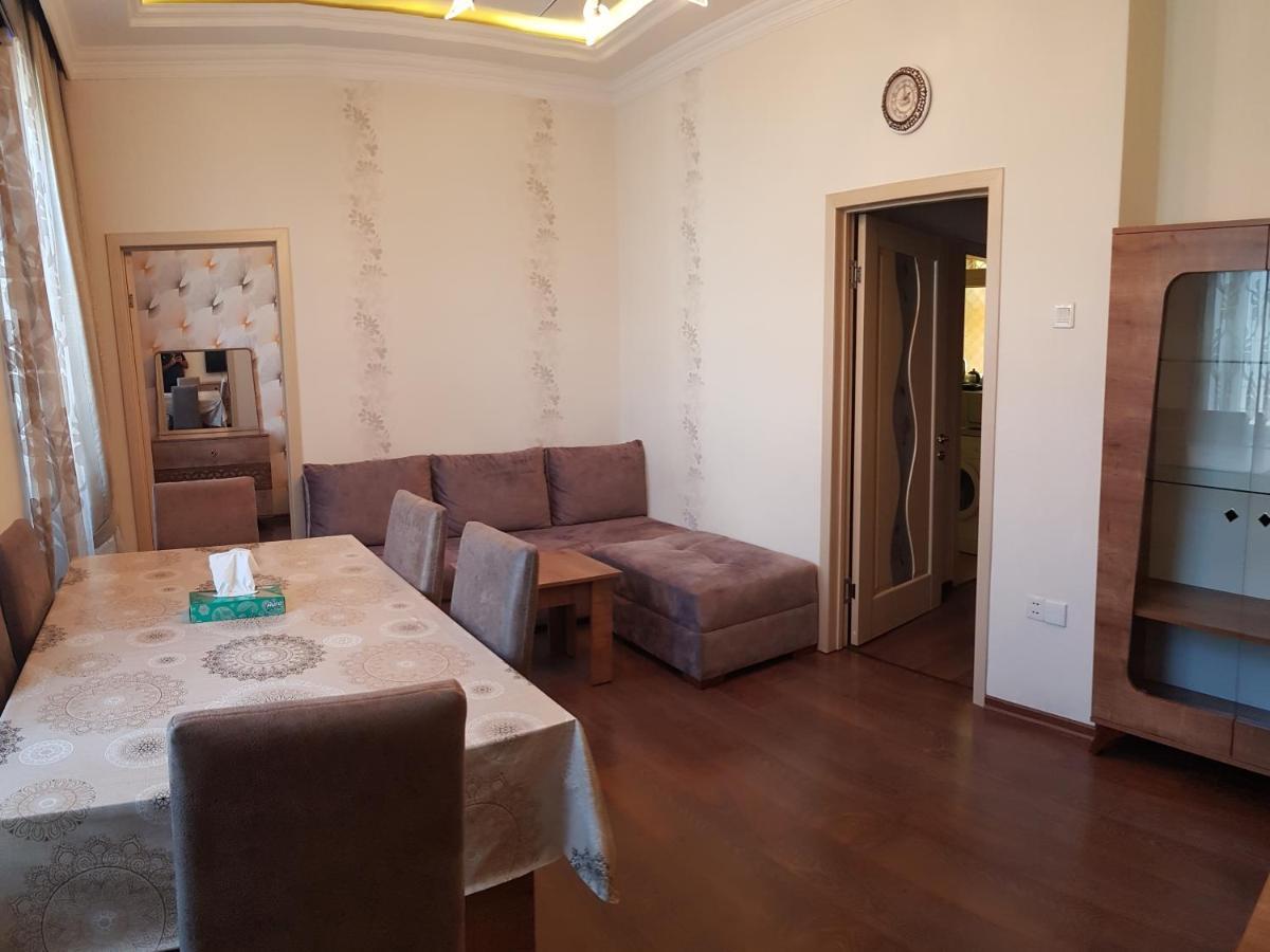 Central Baku Luxury Apartment On Nizami Street Exteriör bild